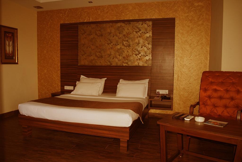 โรงแรม เดอะ ชีฟ นอติกา Mundra ภายนอก รูปภาพ
